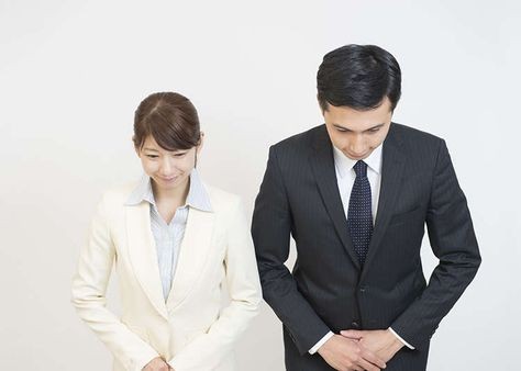 How to greet people in Japan - bowing etiquette